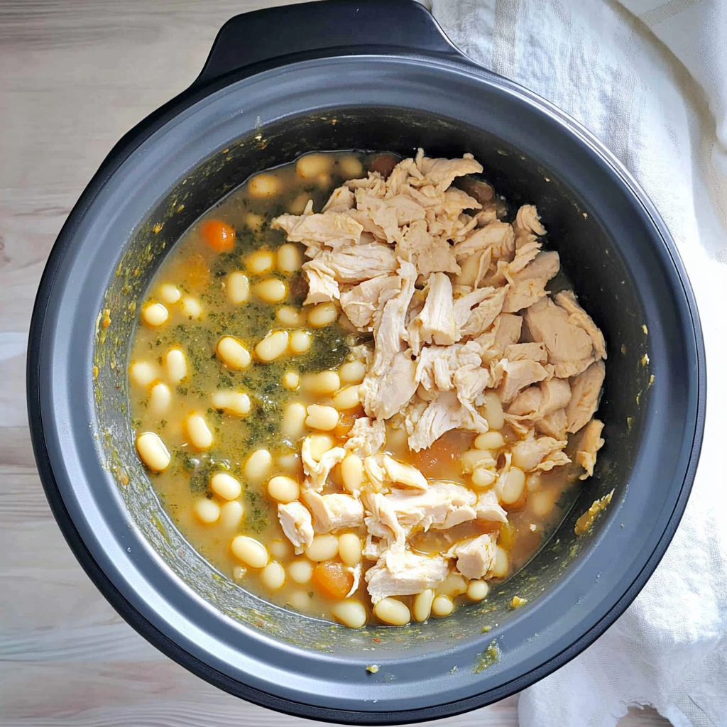 Recipe preparation for Green Chile Chicken Enchilada Soup